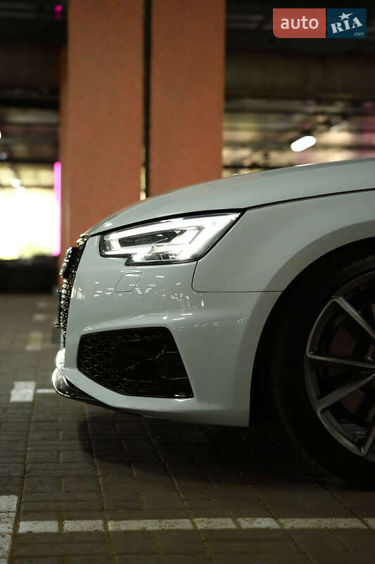 Седан Audi A4 2016 в Киеве