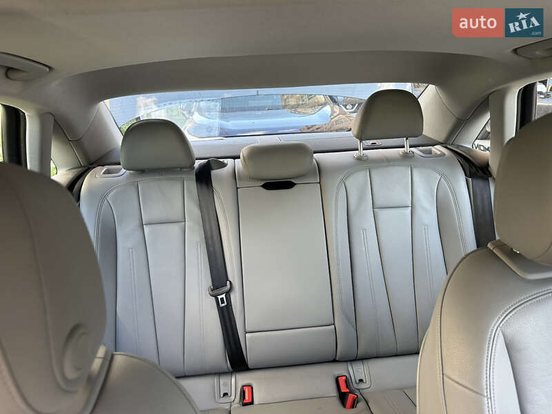 Седан Audi A4 2018 в Хмельницком