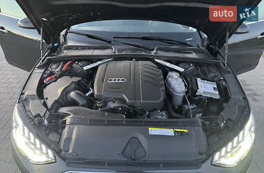 Седан Audi A4 2021 в 