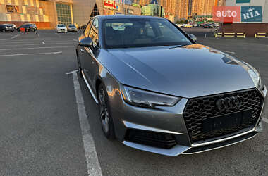Седан Audi A4 2018 в 