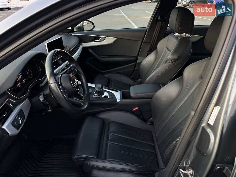 Седан Audi A4 2018 в Киеве