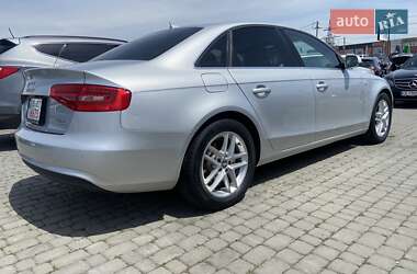 Седан Audi A4 2013 в 