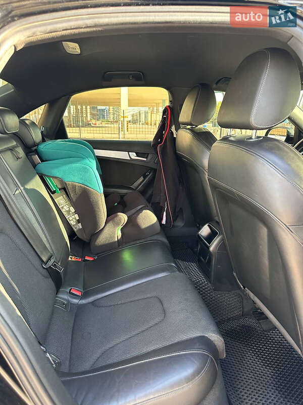 Седан Audi A4 2012 в Одессе