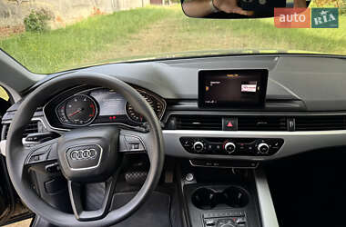 Седан Audi A4 2018 в 
