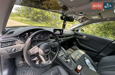 Седан Audi A4 2018 в 