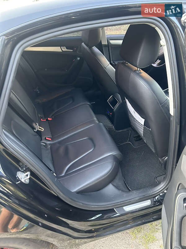 Седан Audi A4 2012 в Кременчуге