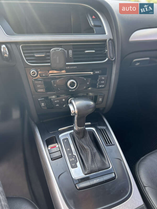 Седан Audi A4 2012 в Кременчуге