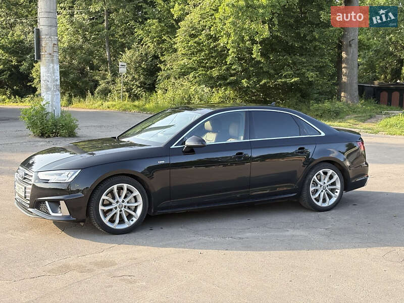 Седан Audi A4 2019 в Львові