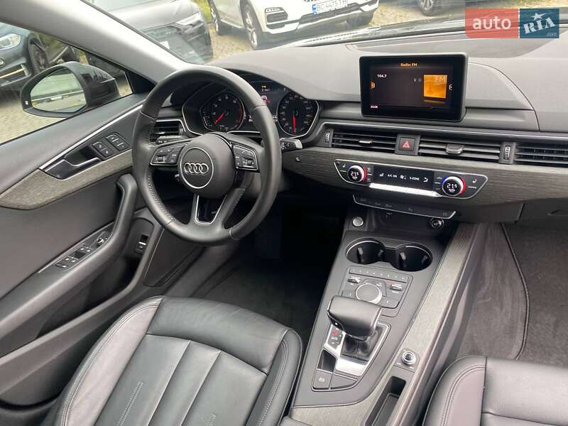 Седан Audi A4 2019 в Львові