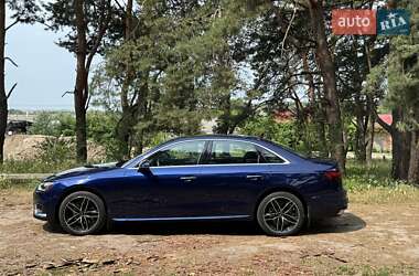 Седан Audi A4 2023 в 