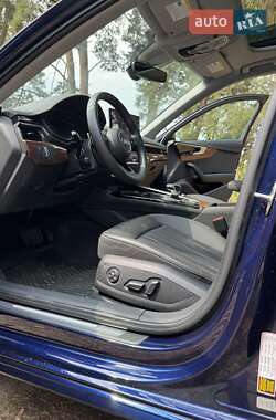 Седан Audi A4 2023 в 