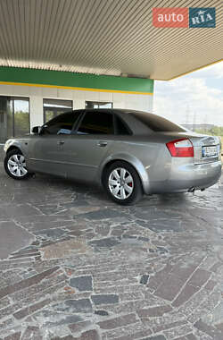 Седан Audi A4 2004 в 