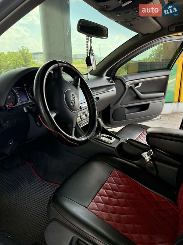 Седан Audi A4 2004 в Днепре