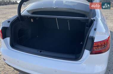 Седан Audi A4 2016 в 