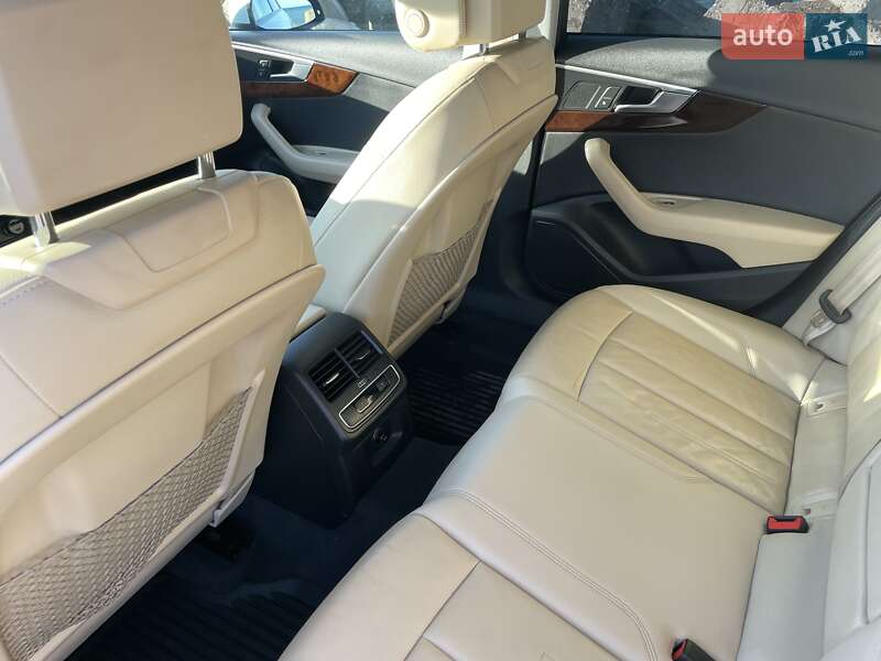 Седан Audi A4 2016 в Кременчуге