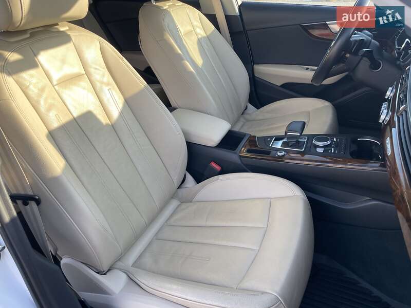 Седан Audi A4 2016 в Кременчуге