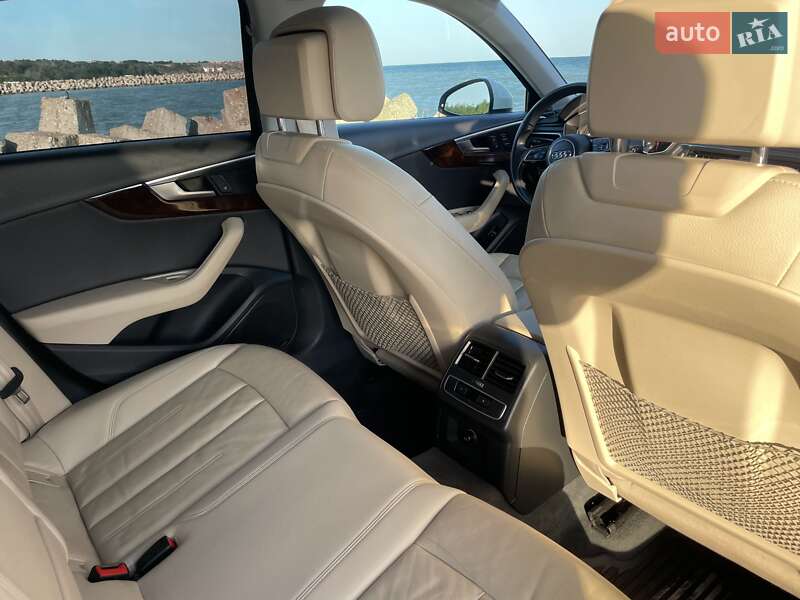 Седан Audi A4 2016 в Кременчуге