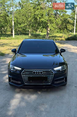 Седан Audi A4 2016 в Кропивницком