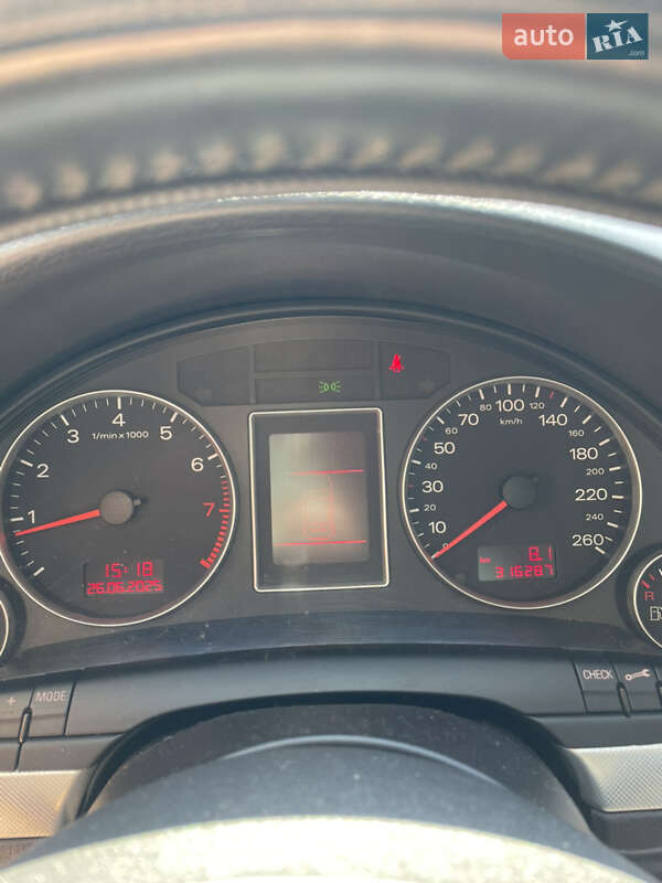 Седан Audi A4 2004 в Стрию