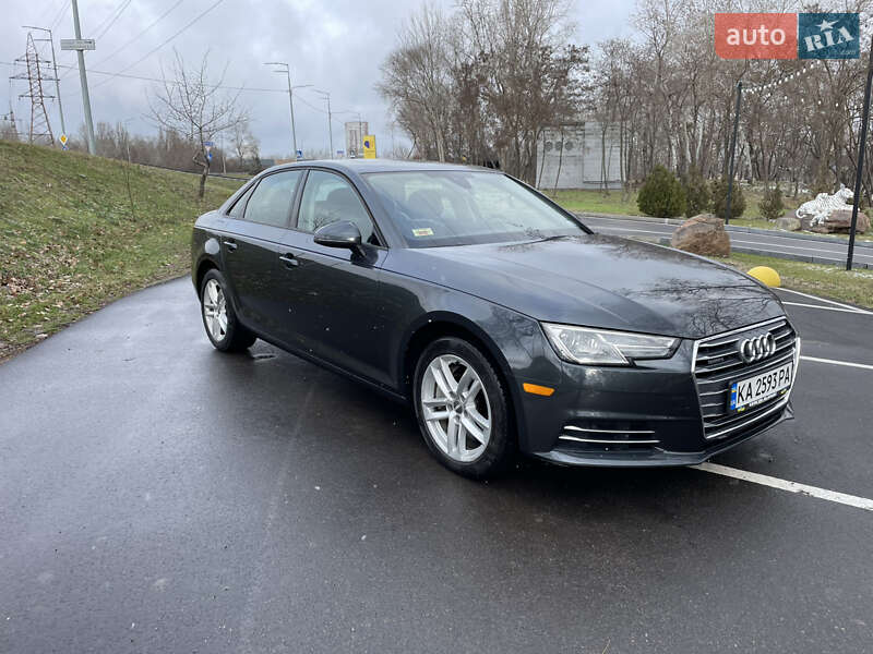 Седан Audi A4 2016 в Киеве