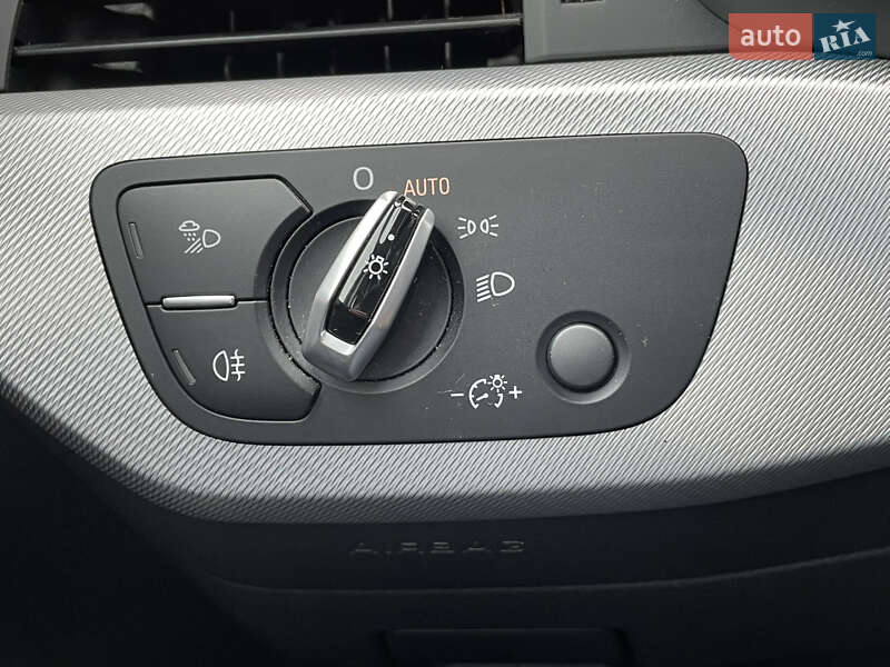 Седан Audi A4 2016 в Киеве