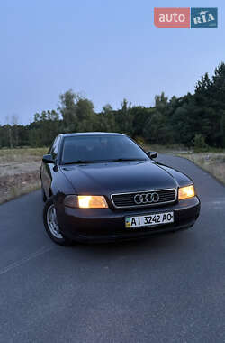 Седан Audi A4 1998 в Бородянке