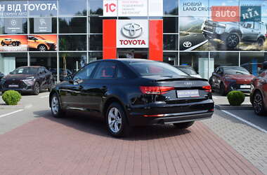 Седан Audi A4 2017 в 