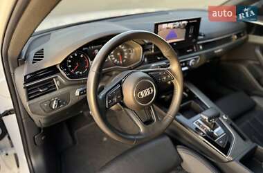 Седан Audi A4 2019 в 