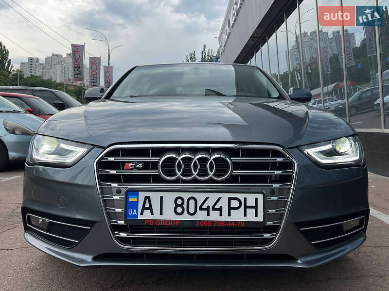 Седан Audi A4 2014 в Києві
