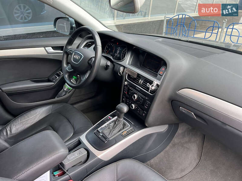 Седан Audi A4 2014 в Києві