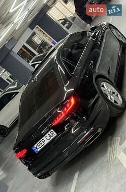 Седан Audi A4 2022 в 
