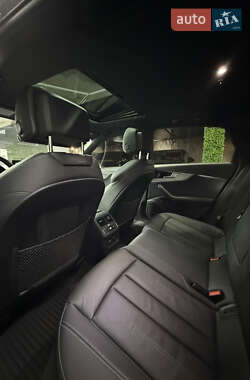 Седан Audi A4 2022 в 