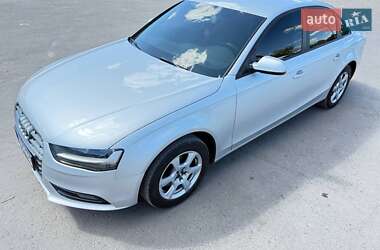 Седан Audi A4 2013 в 