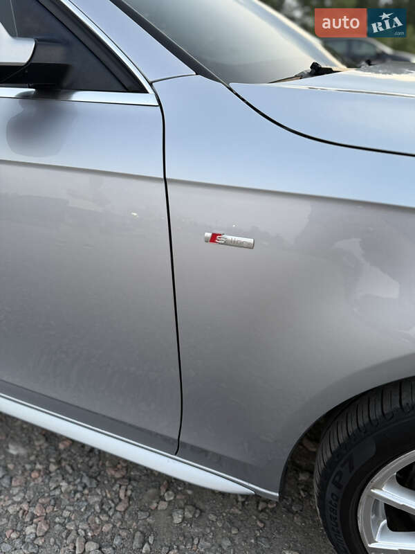 Седан Audi A4 2015 в Дніпрі