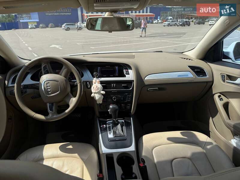 Седан Audi A4 2011 в Кропивницком