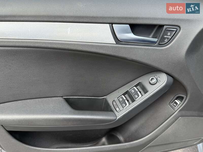 Седан Audi A4 2015 в Києві