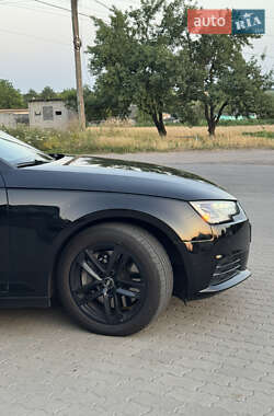 Седан Audi A4 2017 в 