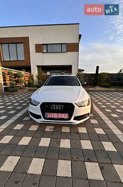 Седан Audi A4 2015 в Стрые