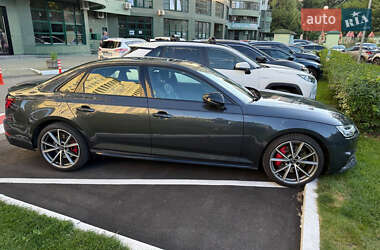 Седан Audi A4 2018 в Киеве