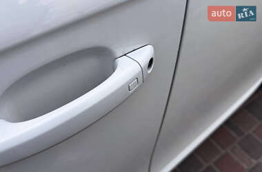 Седан Audi A4 2013 в 
