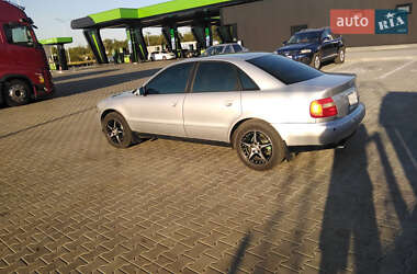 Седан Audi A4 1998 в Стрию