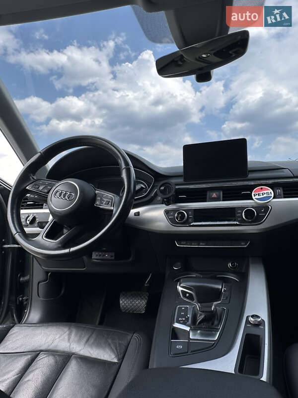 Седан Audi A4 2016 в Днепре