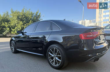Седан Audi A4 2014 в 