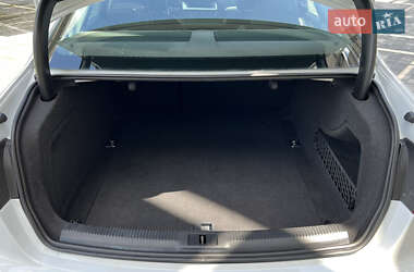 Седан Audi A4 2015 в 