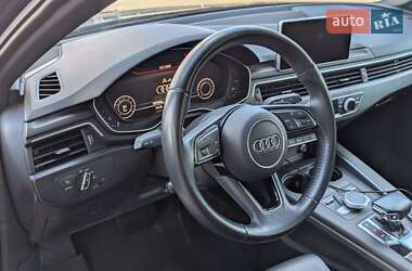 Седан Audi A4 2018 в 