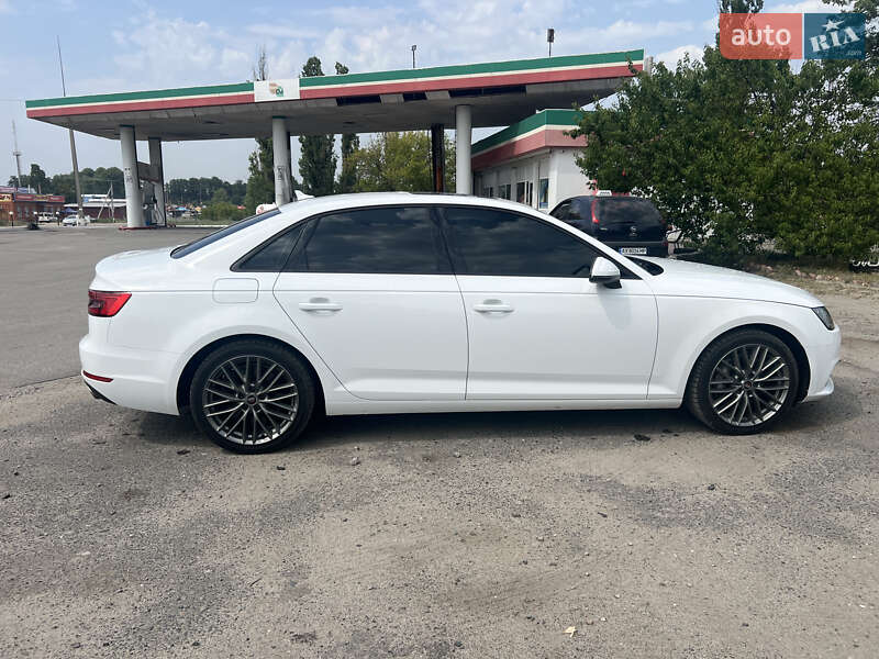 Седан Audi A4 2016 в Изюме