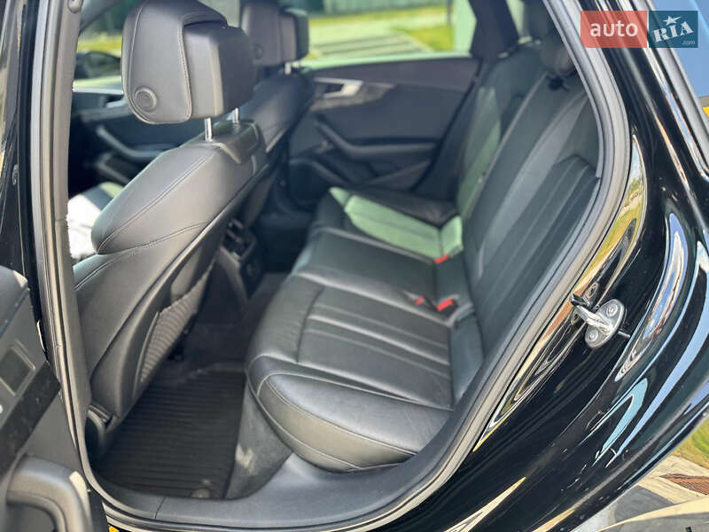 Седан Audi A4 2017 в Львове