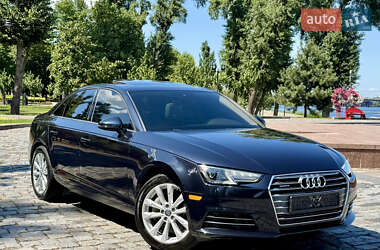 Седан Audi A4 2016 в Киеве