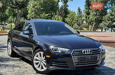 Седан Audi A4 2016 в 