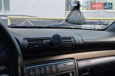 Седан Audi A4 1998 в Одесі